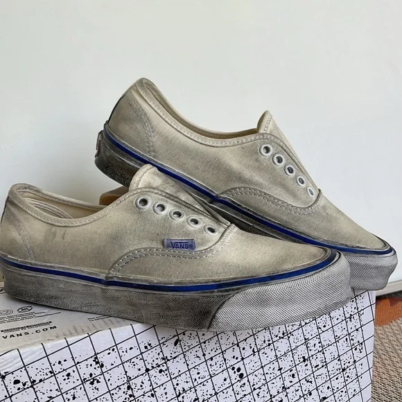 Vans WMNS 0g Authentic L
Stressed Classic White
VN0A5FBD2VZ
Sneakers - Picture 5 of 16